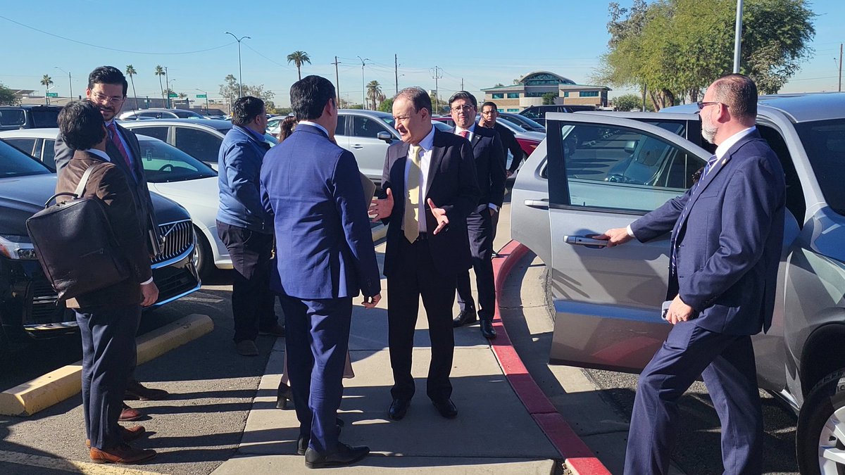 El gobernador de Sonora <a href="/AlfonsoDurazo/">Alfonso Durazo</a> se reunió está mañana con la gobernadora de Arizona <a href="/katiehobbs/">Katie Hobbs</a> en Phoenix. Más tarde darán detalles de este encuentro. Los detalles por <a href="/TelemundoAZ/">Telemundo Arizona</a>