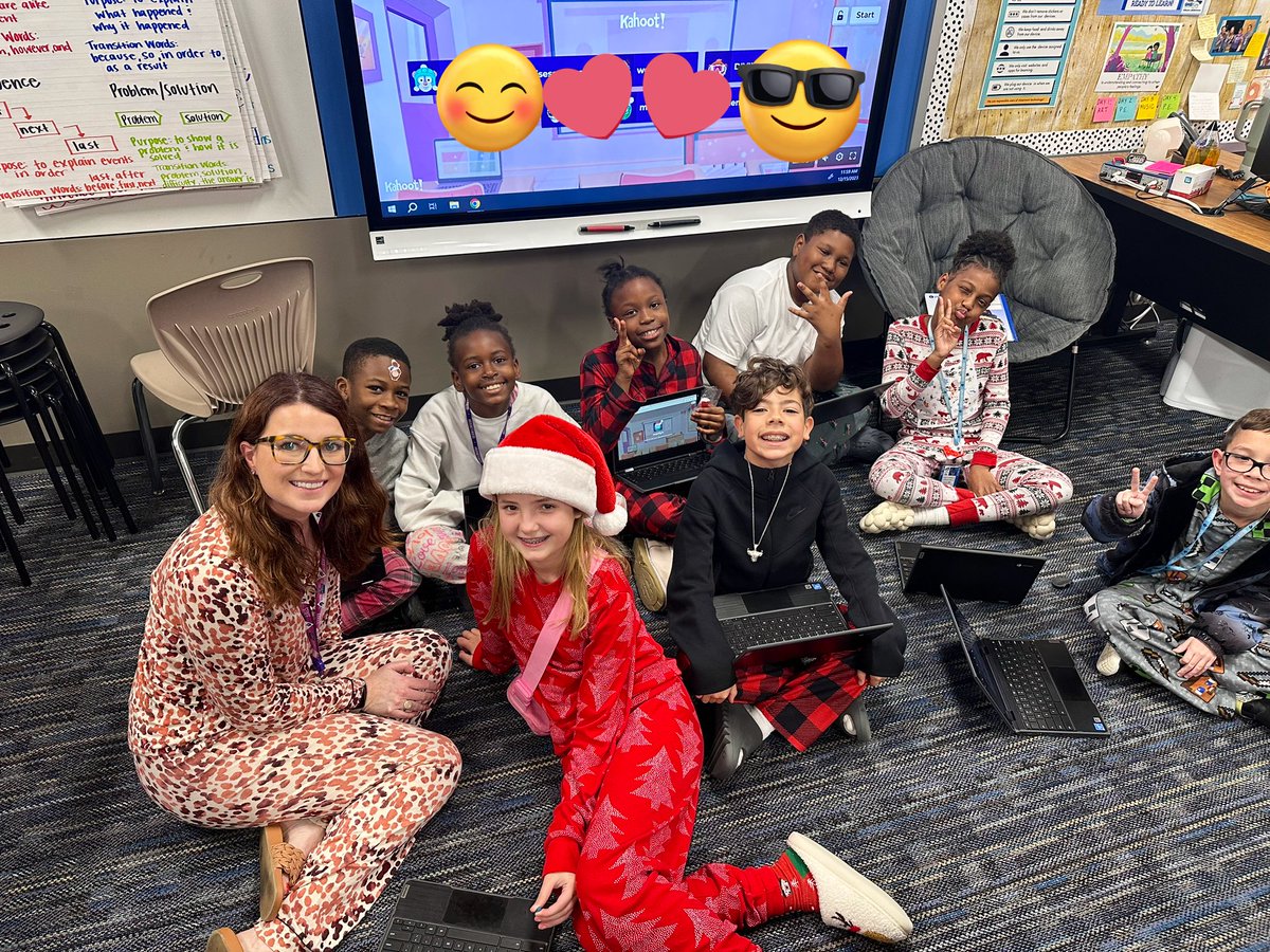 You can’t go wrong with pajama day and holiday @Kahoot before we start our winter break! ❄️🎄🎅🏼@Golbowtweets @GE4thGrade