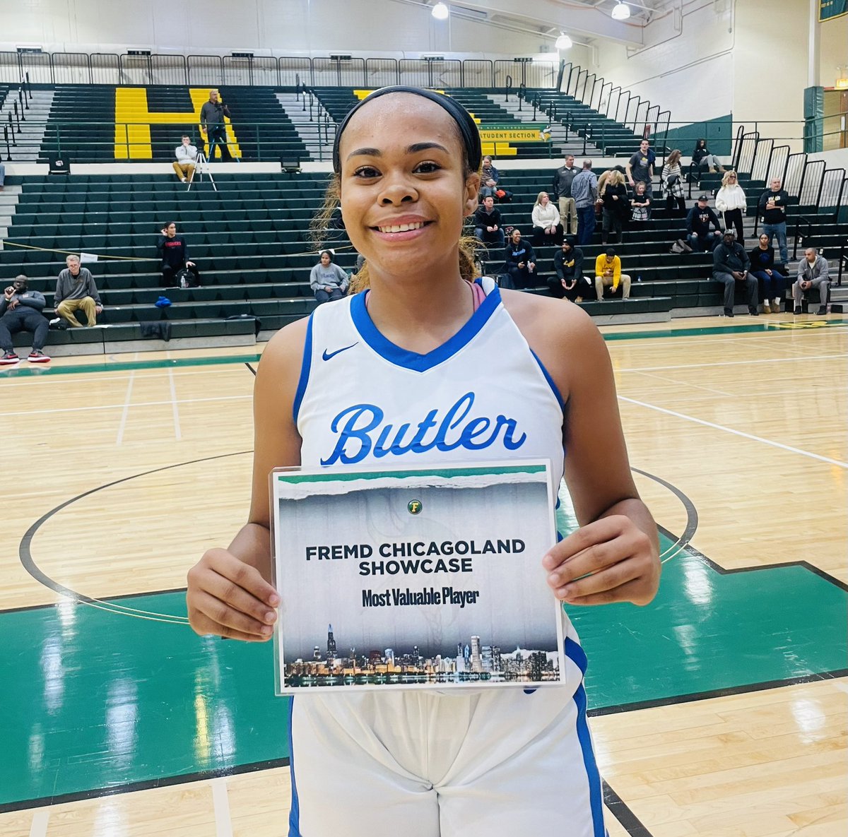 12/2/2023 - Congrats to Xamiya for being selected Player of the Game @wfhoops1 Chicago Invitational Showcase @MyMyBuckets 

#ButlerCollegePrepGBBALL 
#LadyLynxBCP 
#LynxEatemUp🐯 
#GoLynx🏀🧡💙 
#FeartheLynxBCP
#LadyLynxwantitall 
#LadyLynxRedemptionTour
#MoreHeat @jumpman23