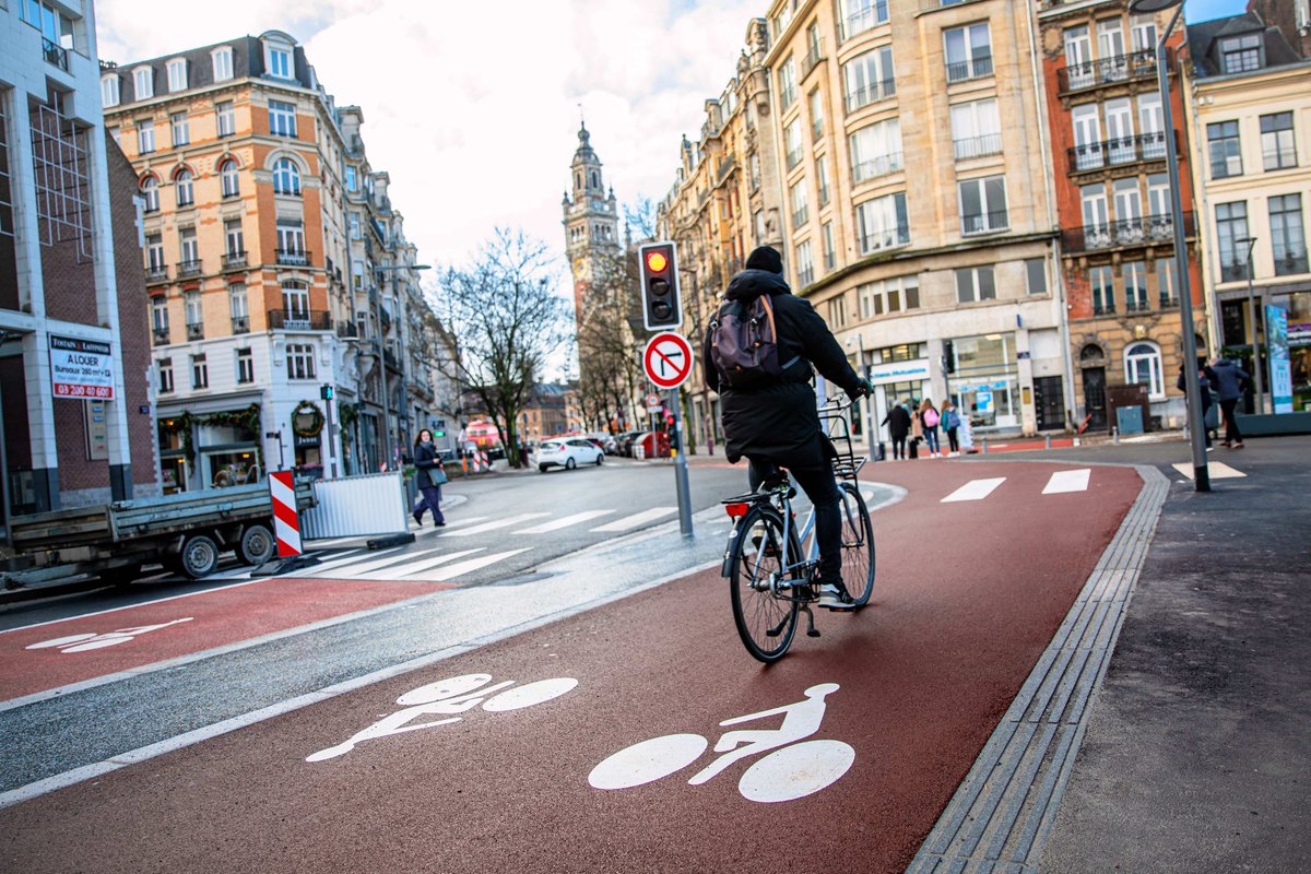MetropoleLille's tweet photo. 🏗️Le #ConseilMEL complète son Plan Pluriannuel d’Investissements Voirie et espaces publics, adopté en 2021.
➡️100 M€ supplémentaires vont être alloués à ce plan, qui établit les orientations stratégiques en matière de travaux pour la période 2022-2026
ℹ️ https://t.co/D7z33KqQgY https://t.co/nX0QnyEOlw