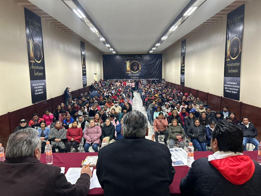 🎖️ <a href="/ELDPuebla/">ELDPuebla</a> reconocen a nuestro lider <a href="/leobardosoto/">Leobardo Soto</a> con la medalla 🥇 vocación por la excelencia por su 40 aniversario, firman un convenio de colaboración para la capacitación de las y los trabajadores agremiados a esta central obrera la más importante en Mexico 🇲🇽 <a href="/CTMPuebla/">CTM_FTPuebla</a>