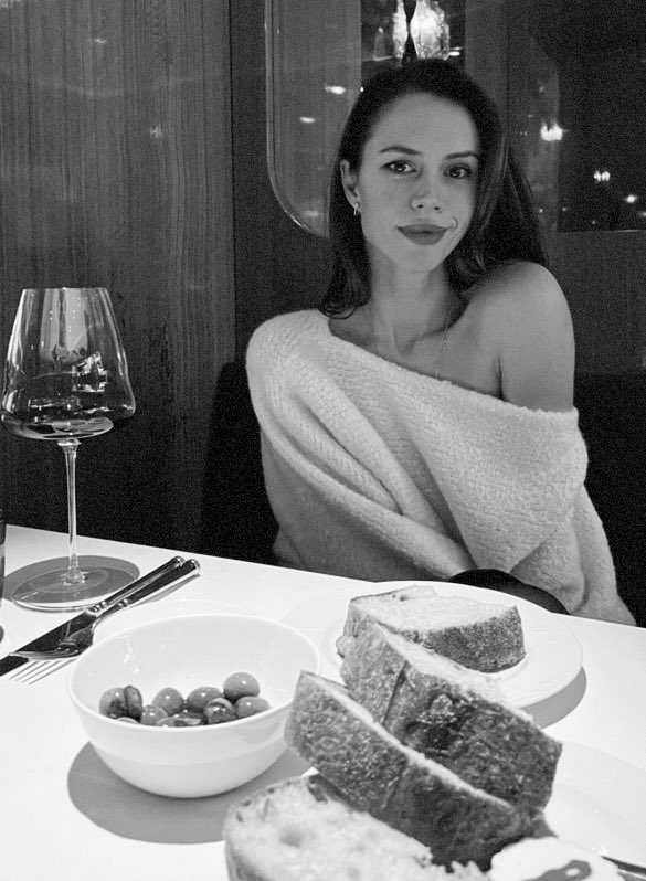 алло, это скорая? я скоро сойду с ума от ее красоты.