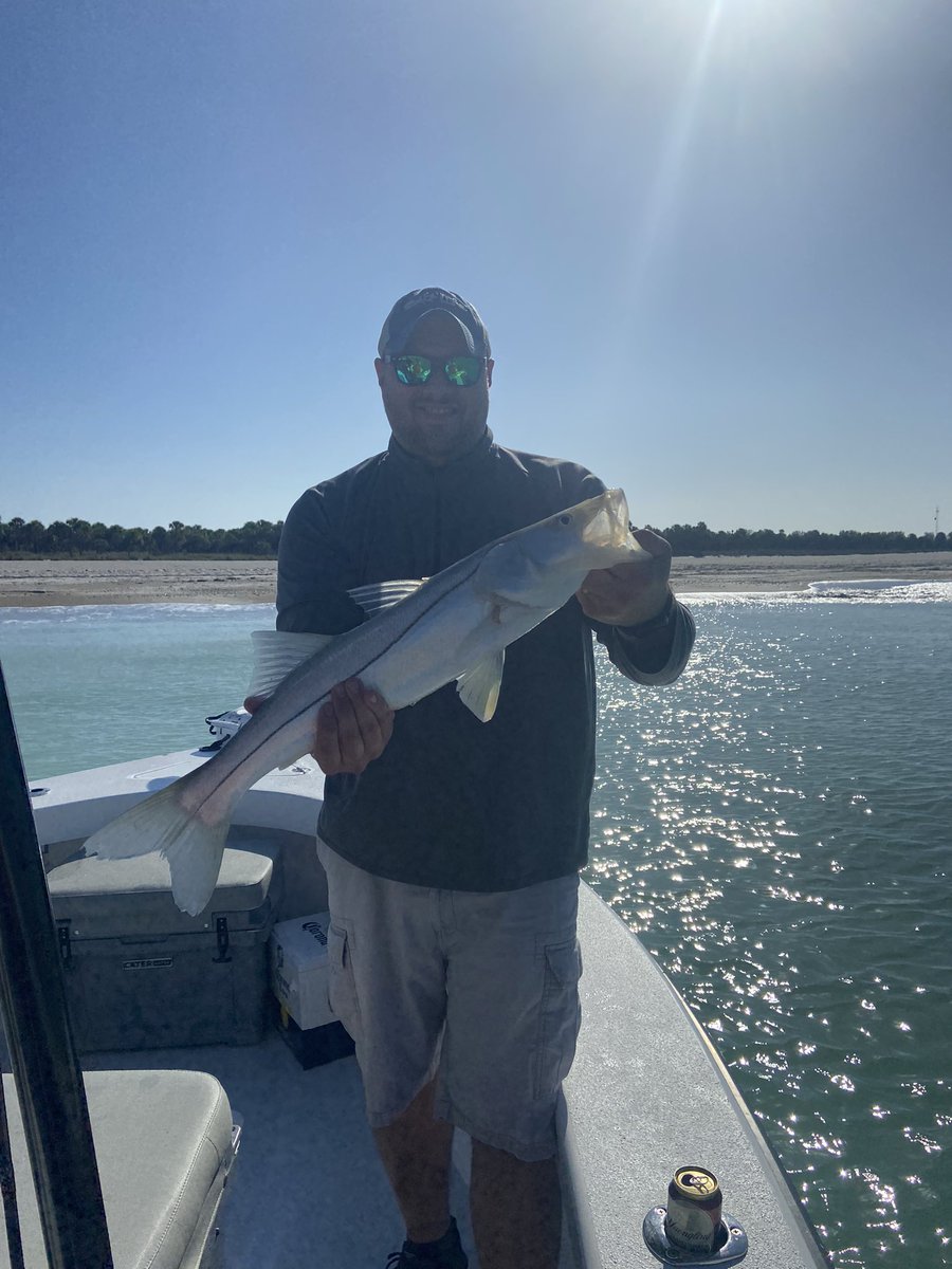 TaterSchlater's tweet photo. @Aaronlewismusic Last weekend just outside of the Tampa Bay off Egmont Key. 😎 It was a stellar day. https://t.co/MddIEQcOLo