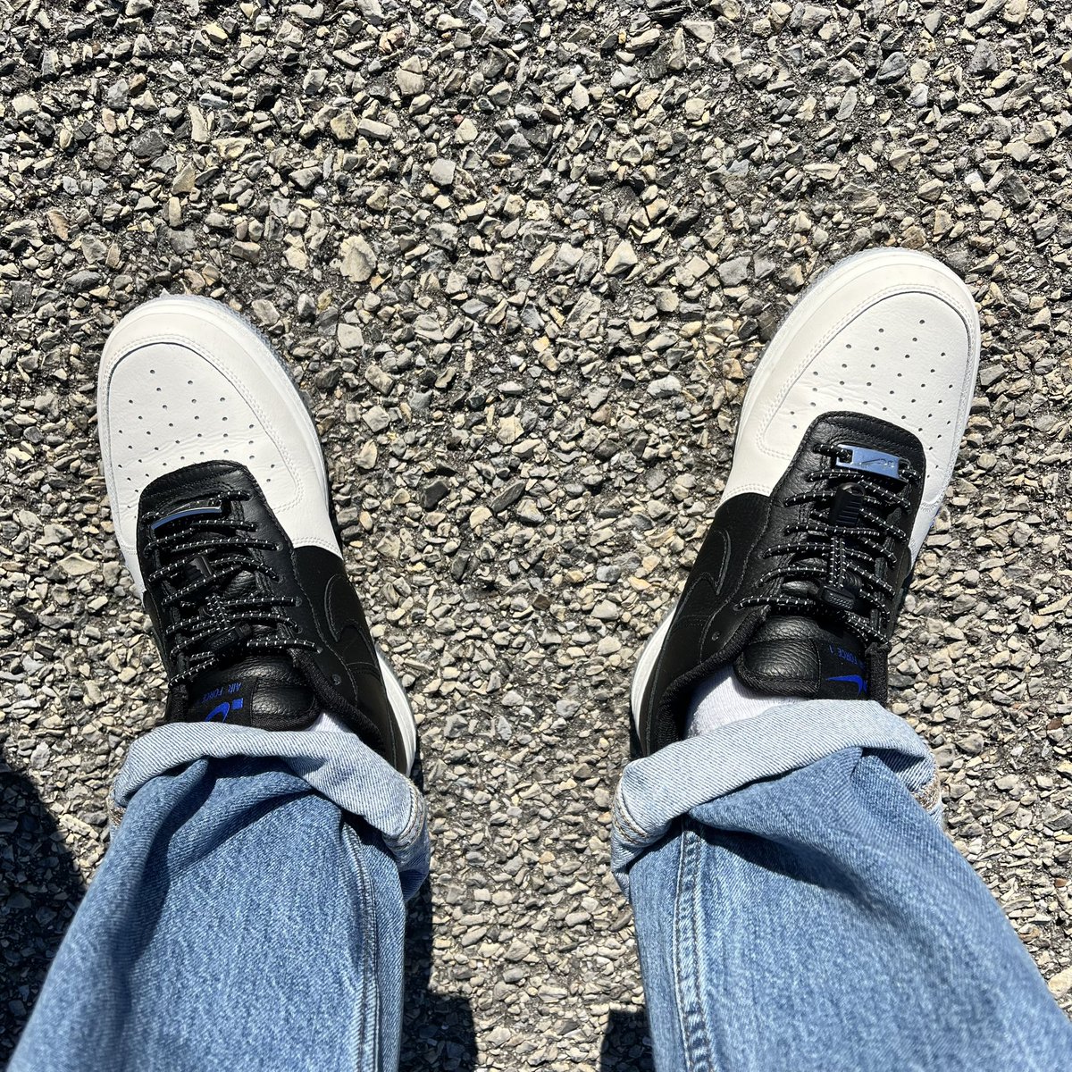 fnlryn's tweet photo. Timeline a little too salty? Make sure you catch some rays today ☀️ TGIF #TINAJAF1 @dotSWOOSH https://t.co/vlDq5bVkhs