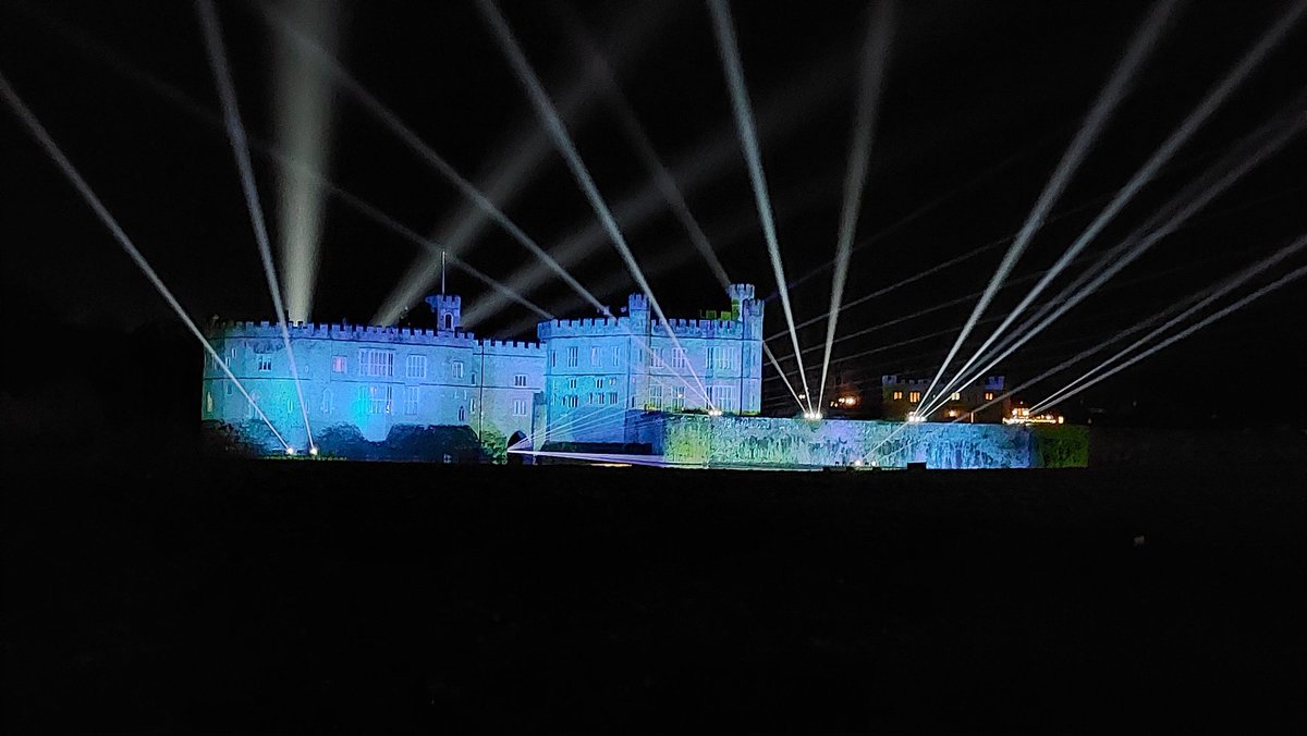 Super evening to see the fabulous Christmas lights <a href="/leedscastleuk/">Leeds Castle, Kent</a> ❤️❤️