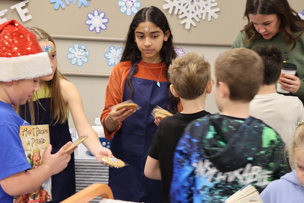 One of Carver Elementary's student-favorites, Coyote Cafe, returned on Friday. Students in all grades had an opportunity to shop for a free book to take home from our "bookstore" before enjoying a treat with friends! <a href="/112CarverElem/">Carver Elementary</a>