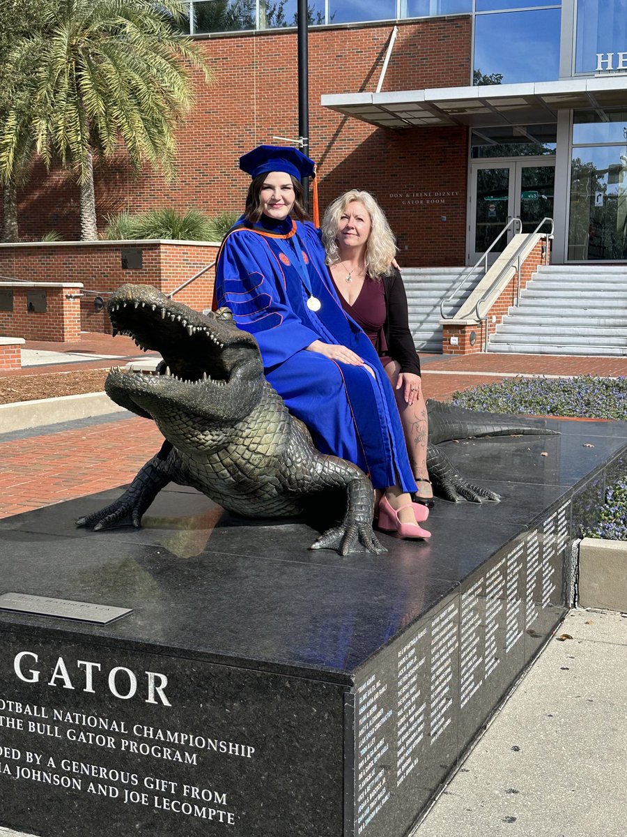 AariaOSRS's tweet photo. #ufgrad Congratulation Jordi, PhD - from mom! https://t.co/eNmB8cSpaT