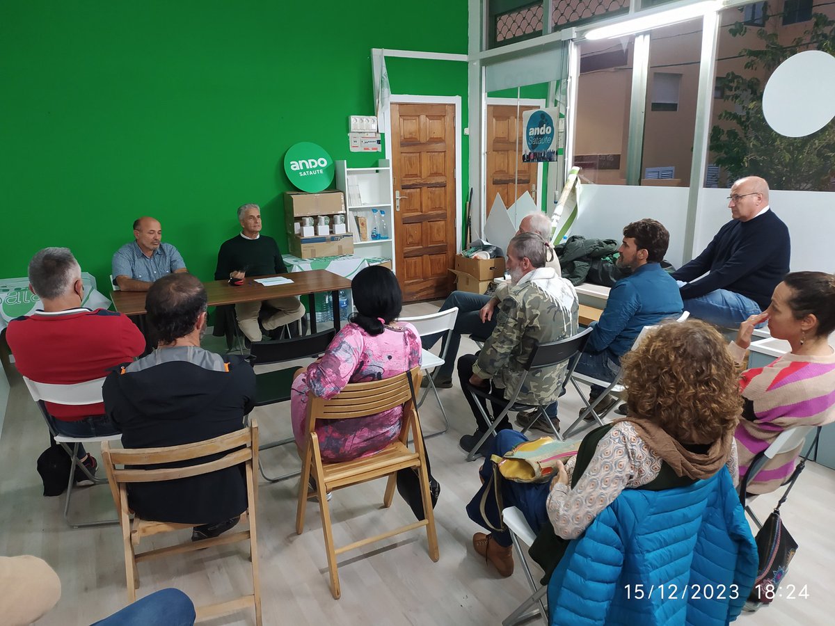 Interesante charla sobre los beneficios que aportaría los filtros verdes para los pequeños caseríos que linda con los barrancos, entre otros espacios. #andosataute verde