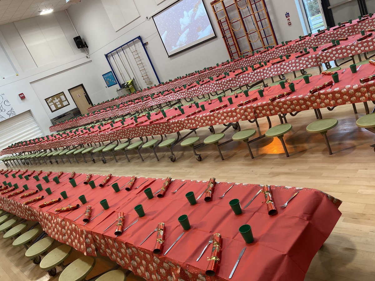 AaronWanford's tweet photo. A huge thank you to @claireacavanagh Mrs. Humphries and Mrs. Layton for a superb job of decorating our cafè today ready for Christmas lunch! Attention to detail- nothing left to chance!The cafè looked extremely festive and I know the children loved it when they saw it! #teamGR💚 https://t.co/4fKMB7SSz3
