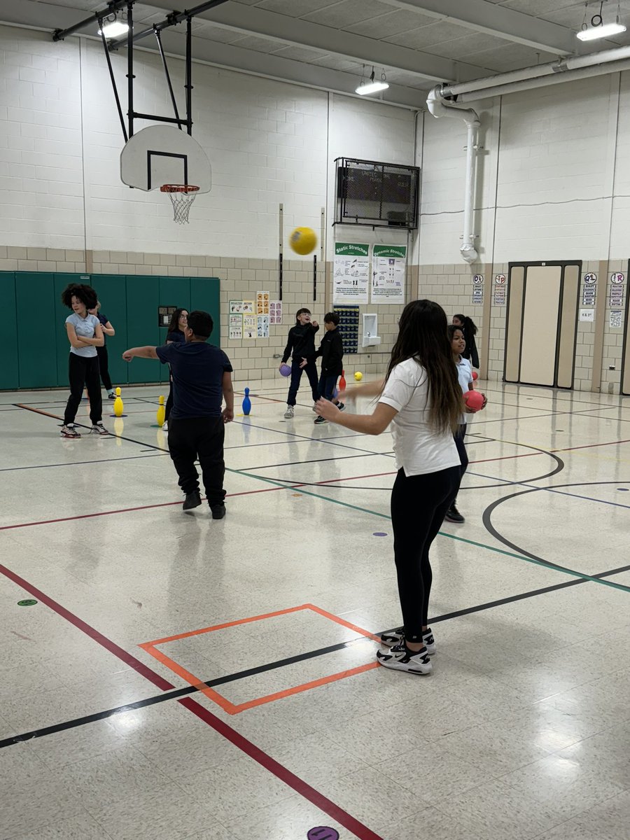 b_physical's tweet image. PE week in review.. Kindergarten work on over and under in relay games this week.  1st-5th graders had a lot of fun played The Battle of Whoville.  A fun game with a lot of throwing, rolling, defending, catching, and strategy.