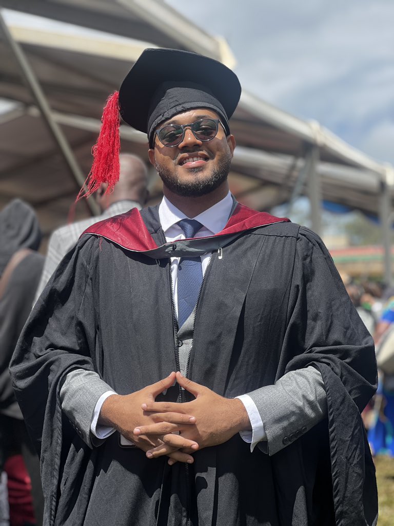 iamalibanafa's tweet image. Alhamdulillah! Turning pages of justice, one chapter at a time. LLB ✅.
#SiNiUoN 
#UoN70graduation 
#UoNclass2023