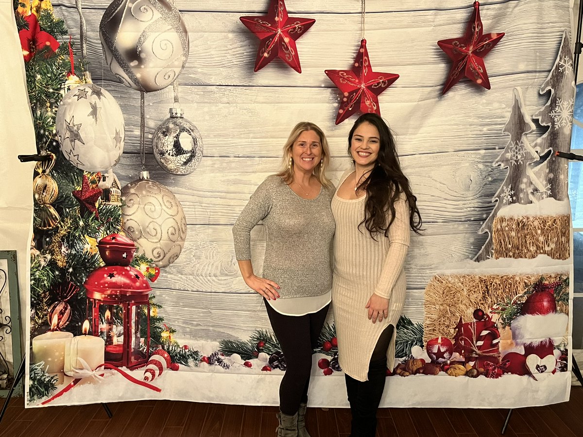 Lotame's tweet photo. From our @Lotame family to yours, happy holidays! 💚

Thank you to everyone who had a chance to join our holiday party. We look forward to another year together of #DataEmpowered success! https://t.co/9eXQH0Nusu