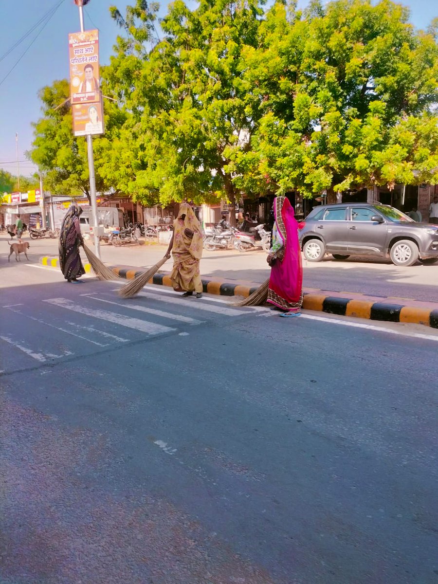 NagarPhulera's tweet image. NAGAR PALIKA PHULERA  CONDUCTED CLEANLINESS DRIVE AS A PART OF "VISHESH SAFAI ABHIYAN" FROM  12.12.23 
#SwachhBharat 
#SBM2.0
@MoHUA_India