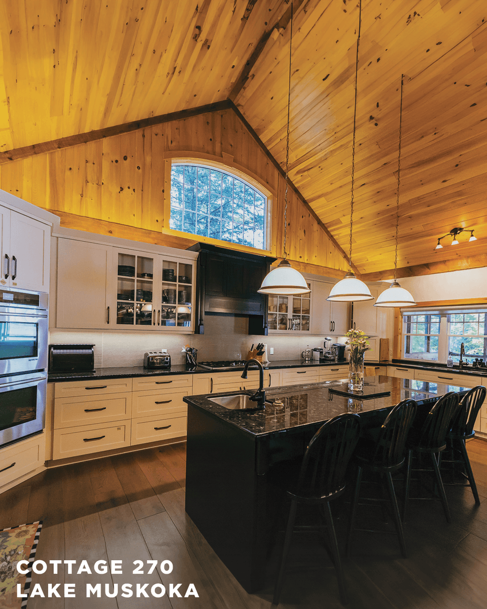 Cottage_ON's tweet photo. Get ready to stir up some fun in the kitchen on your family cottage getaway! 

Our featured catalogue of cottages is decked out with gourmet chefs' kitchens complete with state-of-the-art appliances, custom finishes, and some notable additions that make them truly unique. https://t.co/E9At9RsQIC