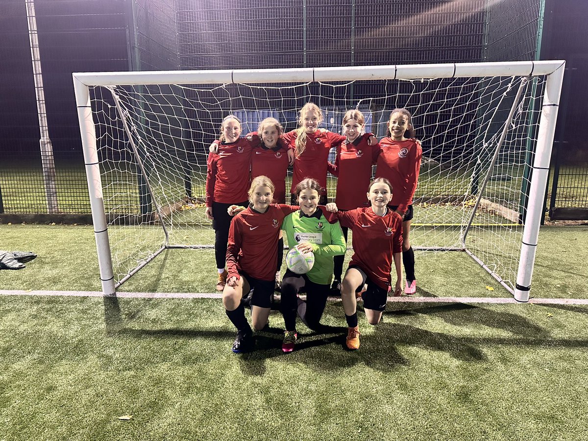 Tonight the KS3 girls demonstrated their skills on the futsal pitch. With 3/3 wins, a couple of hat tricks 🎩 we did it 👊 DISTRICT CHAMPS 🎉
Well done to all 🙌🏽
#PEforALL #VOICE