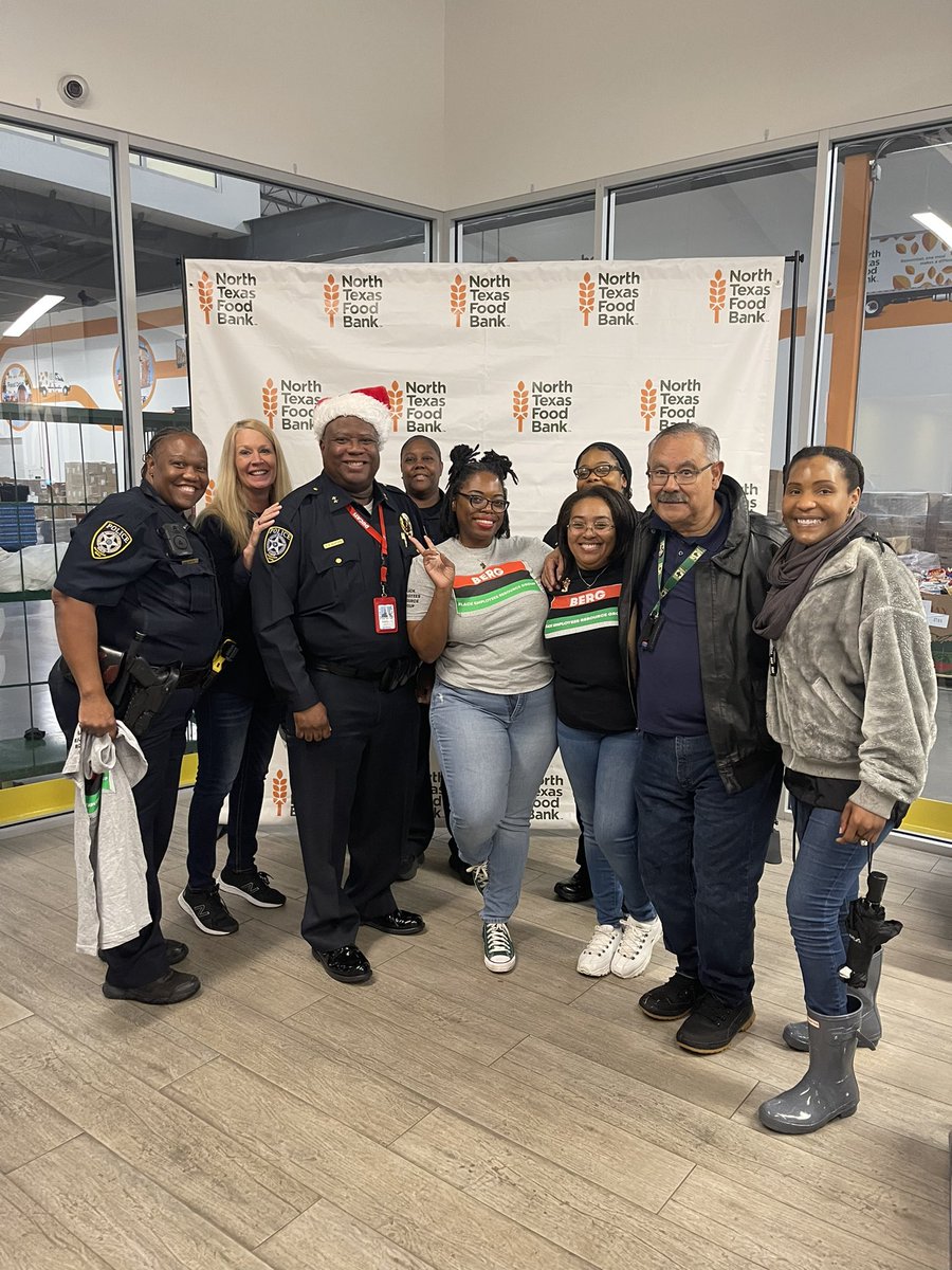 DallasCollegePD's tweet photo. The Dallas College Police Department is giving time back by volunteering with the North Texas Food Bank to make a difference. Millions of meals are distributed through this program throughout the year. You should volunteer, too. https://t.co/V1HlTDZkUq
