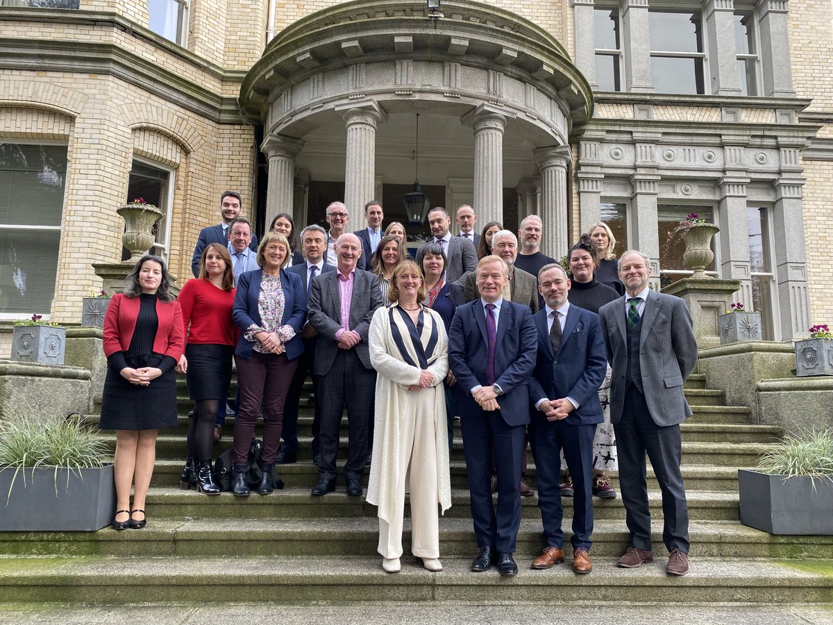 Great to meet our terrific Irish partners for culture, francophonie, academic exchange, research & innovation. We have great plans for 2024, in particular in sports ahead of the @Paris2024 Olympics and paralympics.