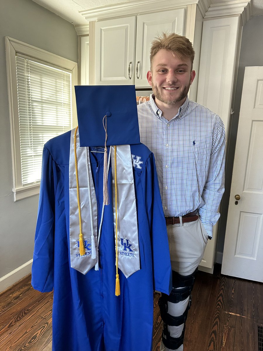 How do I have a College Graduate?!!  Magna Cum Luade 💙💙Proud of you <a href="/JaseBruner1/">Jase Bruner II</a>  #andhesnotdone