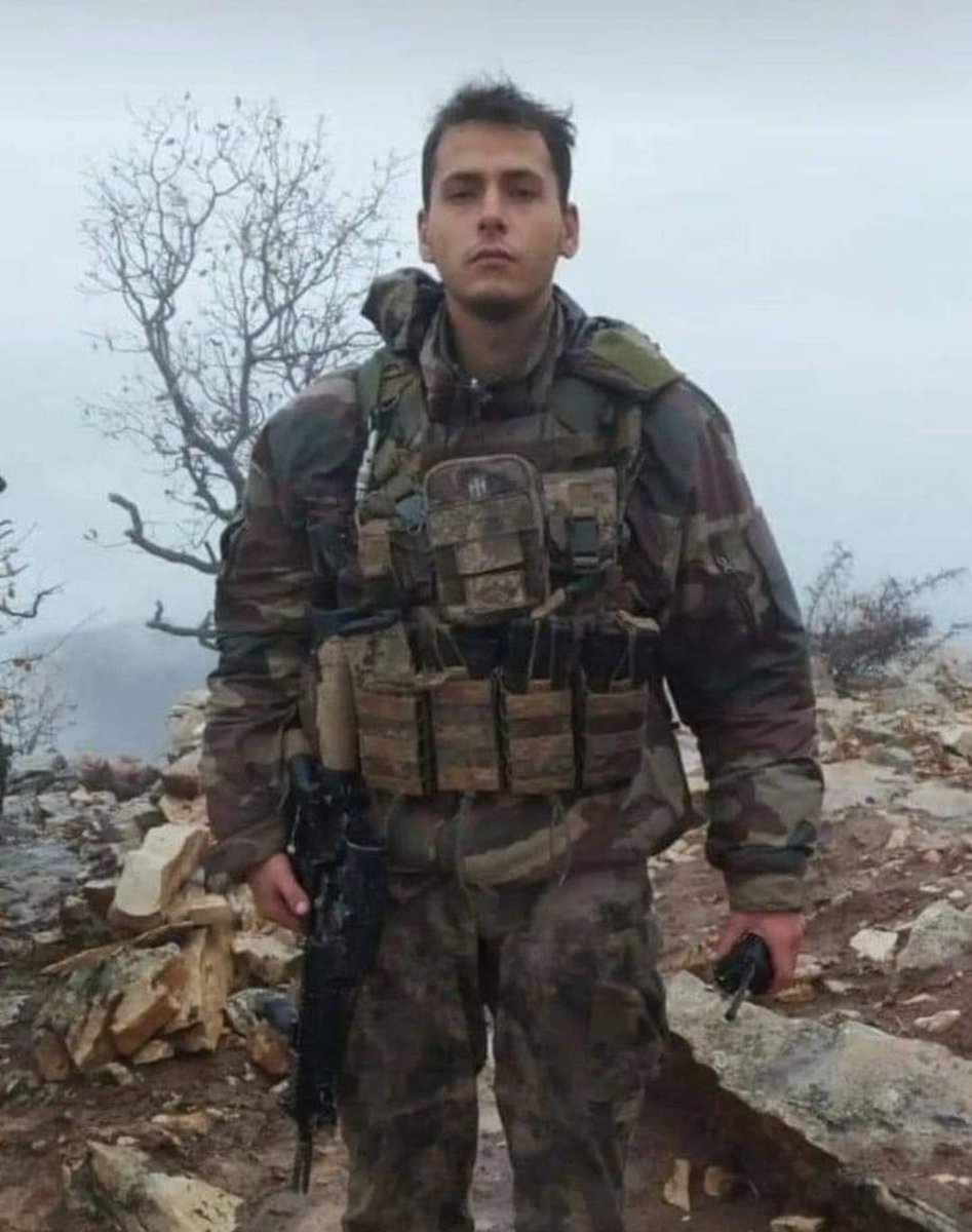 Yumruk yiyip taburcu olan hakemler kadar, kurşun yiyip şehit olan kahramanların gündemimiz olmaması acı. 
Bütün şehitlerimize rahmet olsun.