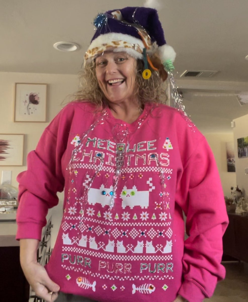 It’s a good day to dance around the kitchen in my ugly Christmas sweater with <a href="/Goldcast/">Goldcast</a> and the #eventmarketer community. #FrostyFest