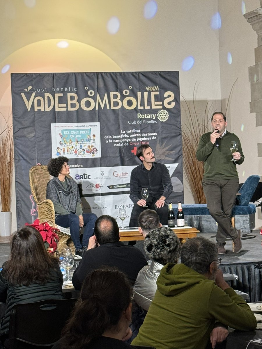 Tast benèfic #VadeBomBolles 

Beneficis destinats a la campanya de joguines de Nadal de la Creu Roja ❣️

Som-hi!