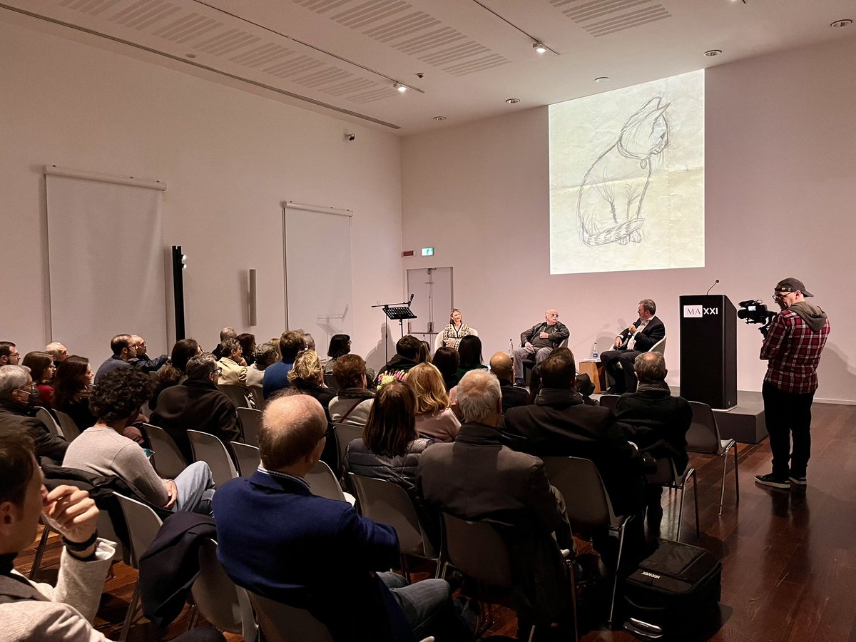 Stefano Gobbi (@stedn3) on Twitter photo āLe mie canzoni sono sempre un principio, mai una fineā.
Questa sera per #LibriAlMAXXI Gino Paoli ha presentato āCosa farò da grande. I miei primi 90 anniā in dialogo con il giornalista e coautore <a href="/dbresciani/">Daniele Bresciani</a> e le letture di Amanda Sandrelli. Introduzione di <a href="/idevicofallani/">Irene De Vico Fallani</a>. āLe mie canzoni sono sempre un principio, mai una fineā.
Questa sera per #LibriAlMAXXI Gino Paoli ha presentato āCosa farò da grande. I miei primi 90 anniā in dialogo con il giornalista e coautore <a href="/dbresciani/">Daniele Bresciani</a> e le letture di Amanda Sandrelli. Introduzione di <a href="/idevicofallani/">Irene De Vico Fallani</a>.