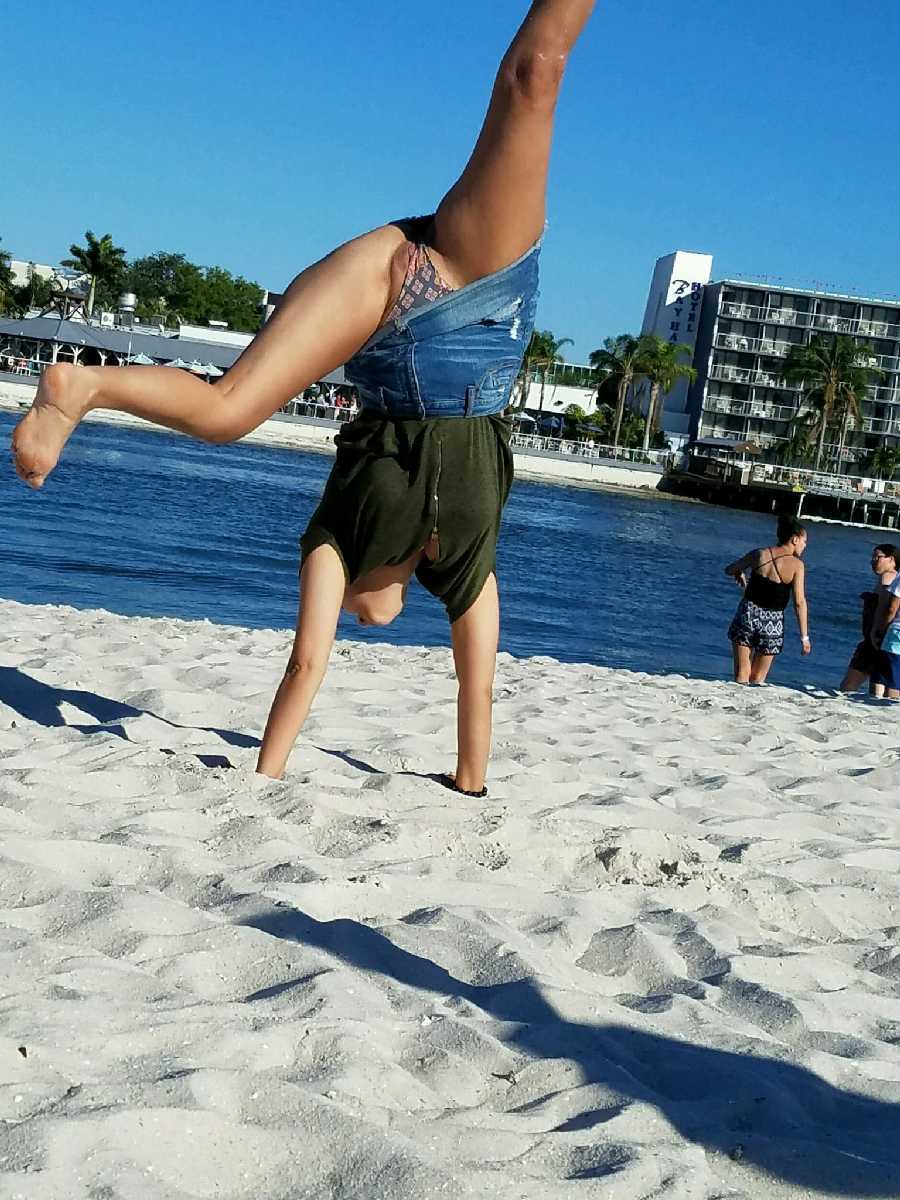 Beautiful Women Flashing In Public tweet media