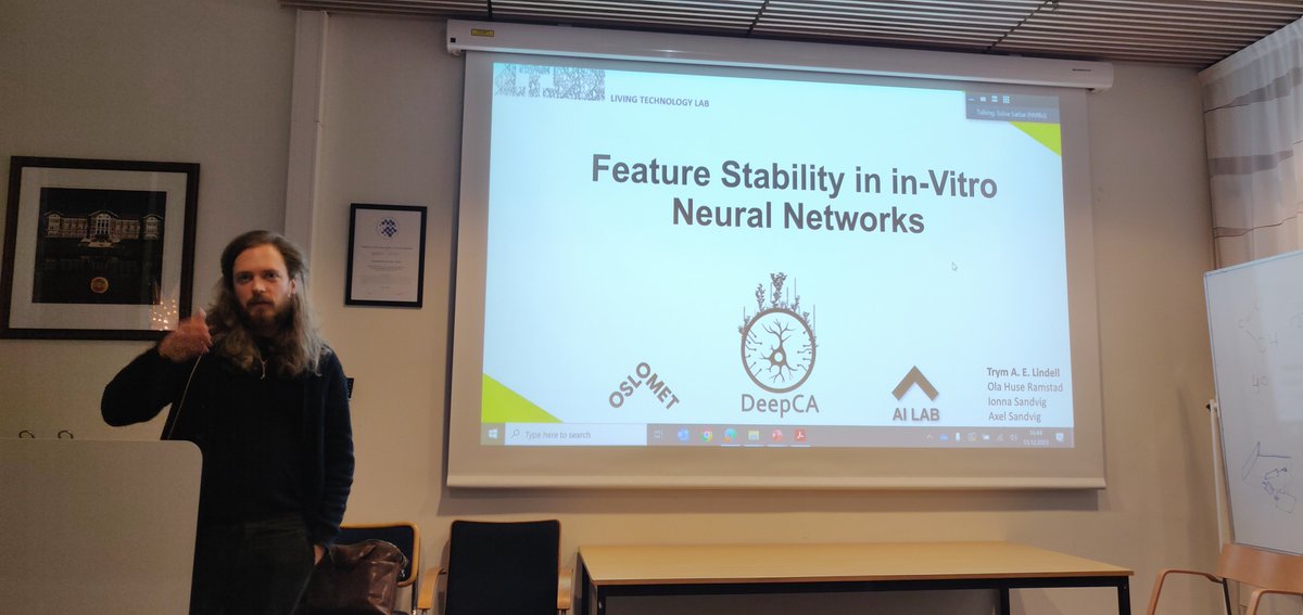 <a href="/NORAdotAI/">NORA.ai</a> @SaeboSolve @mikkelhei <a href="/KrisHeiney/">Kristine Heiney, PhD</a> <a href="/TomEivindGlover/">TomEivindGlover</a> Trym Lindell presenting our joint work with @TheSandvigGroup on Reservoir Computing with in-vitro neural networks <a href="/DeepCA_NFR/">DeepCA</a>