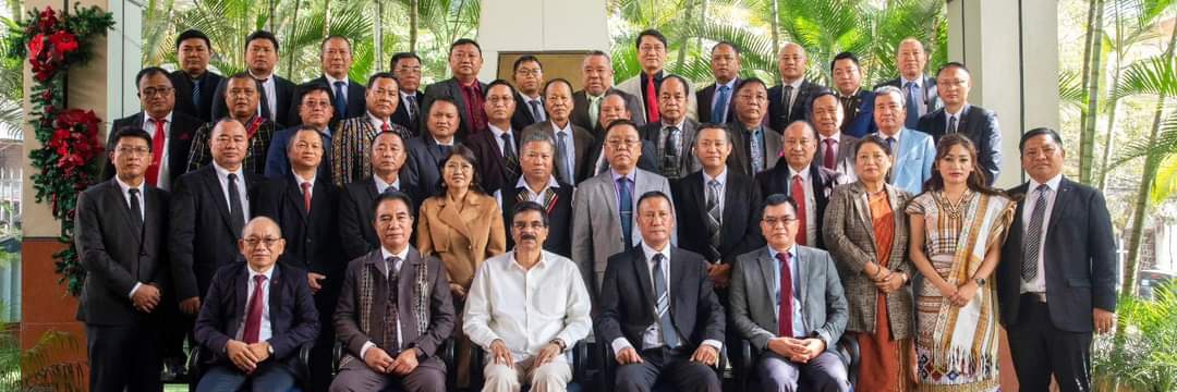 9th Mizoram Legislative Assembly members with Hon'ble @MizoramGovernor Hari Babu Kambhampati.