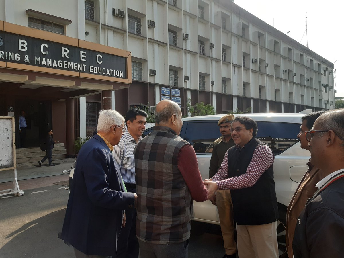 KNU_Asn's tweet photo. Hon'ble Vice Chancellor Prof. Debashis Bandyopadhyay visited  @durgapurbcrec.We are looking forward to working together in the field of Engineering and Technology.
#KNU https://t.co/6THWEeUghK