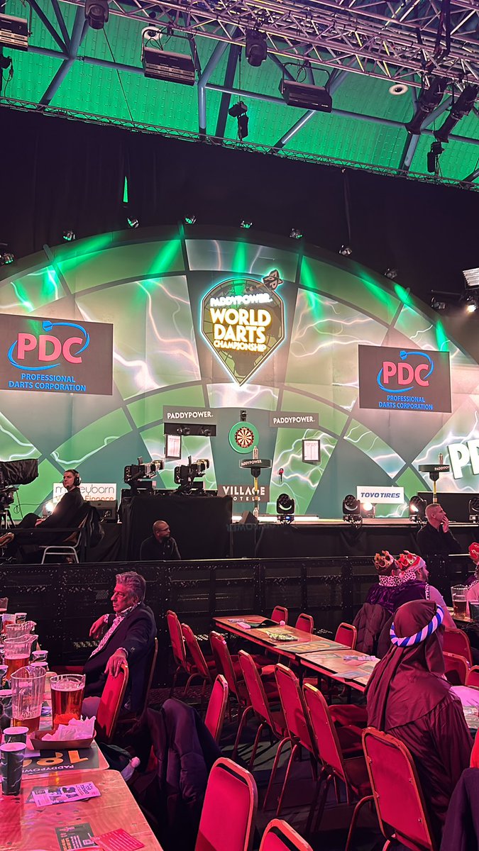 At the cracker today that is of course Day 1 of the Paddy Power Worlds Darts Championships here in the Ally Pally, London