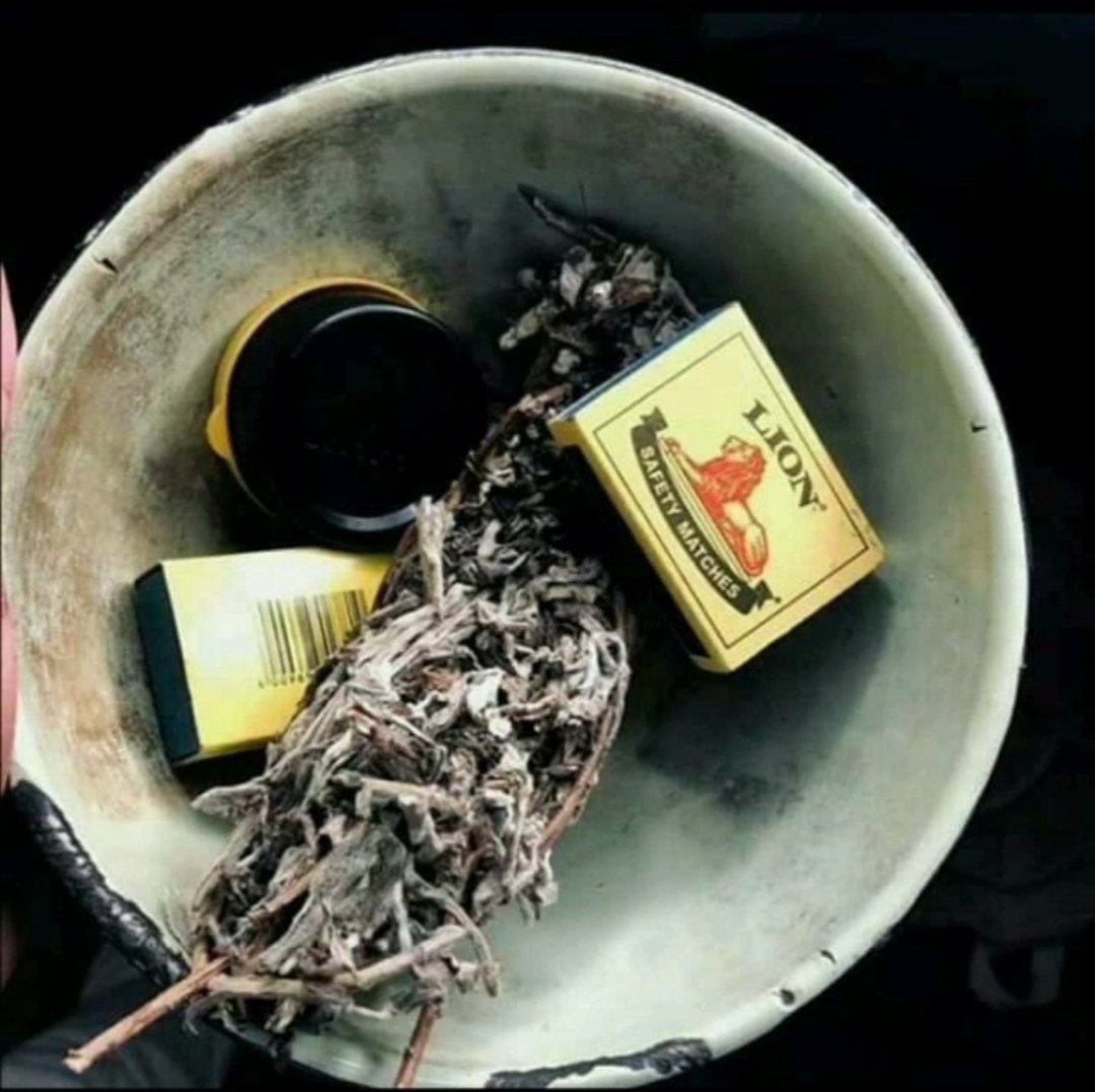 Jamani_Khanyi's tweet image. 🙌🏾To us who believes in God and Ancestors 🙏🕯️🥺❤️.