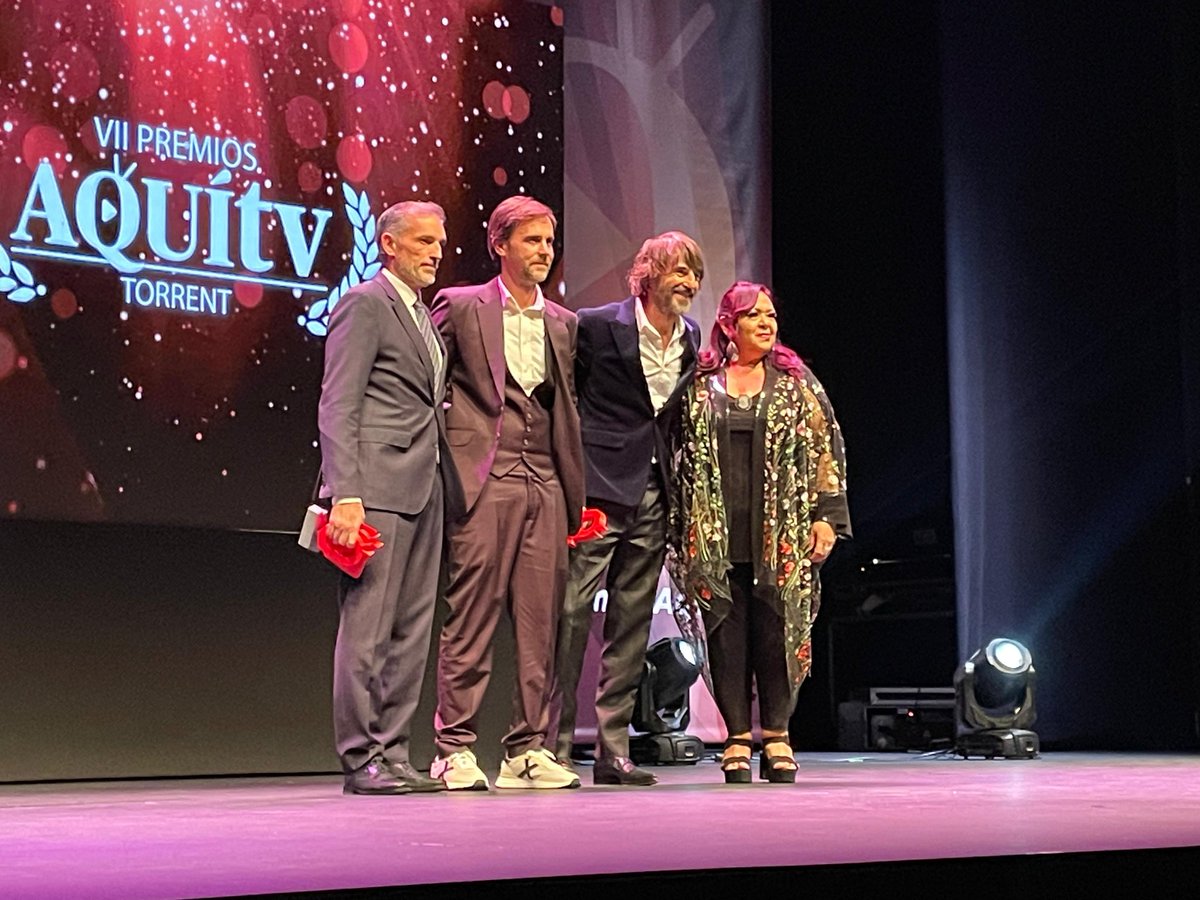 AquiTelevisión (@aquitelevision) on Twitter photo 🏆📺 MEJOR TALENT SHOW de los VII #PremiosAquíTV:
⭐️ <a href="/GotTalentES/">Got Talent España</a> ⭐️ <a href="/telecincoes/">Telecinco</a> <a href="/mediasetcom/">Mediaset España</a> <a href="/FremantleESP/">Fremantle España</a>
Recogen el premio <a href="/Santi_Millan/">Santi Millán</a> y Daniel Grande.
Entrega el galardón <a href="/Edith_Salazar/">EdithSalazarOficial</a>
Sigue la gala en directo 👇aquitelevision.com 🏆📺 MEJOR TALENT SHOW de los VII #PremiosAquíTV:
⭐️ <a href="/GotTalentES/">Got Talent España</a> ⭐️ <a href="/telecincoes/">Telecinco</a> <a href="/mediasetcom/">Mediaset España</a> <a href="/FremantleESP/">Fremantle España</a>
Recogen el premio <a href="/Santi_Millan/">Santi Millán</a> y Daniel Grande.
Entrega el galardón <a href="/Edith_Salazar/">EdithSalazarOficial</a>
Sigue la gala en directo 👇aquitelevision.com