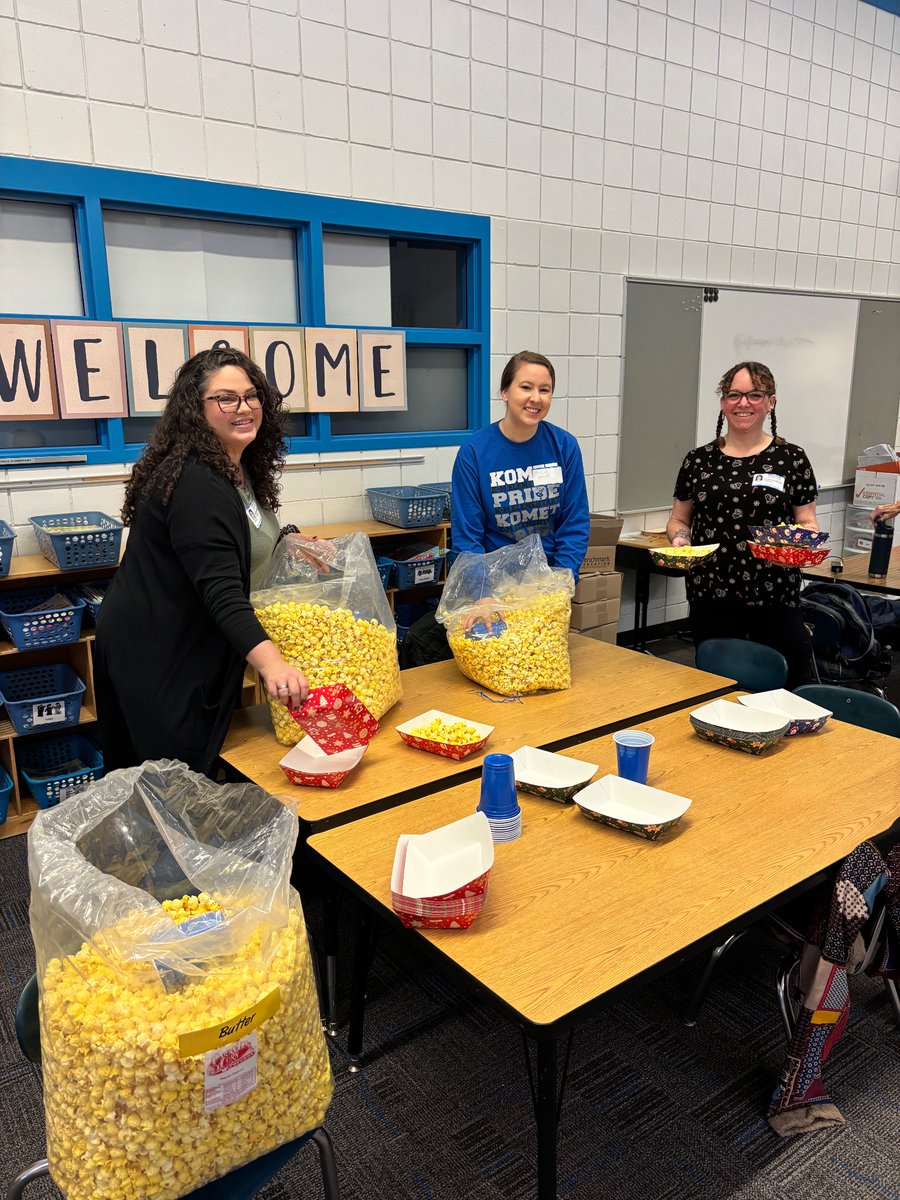 It smells so good in the BLUE pod!! Thank you to our parent volunteers! 💙
<a href="/KMElem/">KM Elementary School</a>