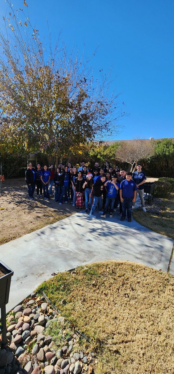 Extremely proud of our AVID Cubs. Our 6th and 7th graders spent their day with the residents from Simpatico Cielo Vista Assisted Living Center. They sure brought joy and smiles. @nher2348 @ClintJHS @CJHS_AVID @JWoodCJHS @RobertP06552159 @ClintISD