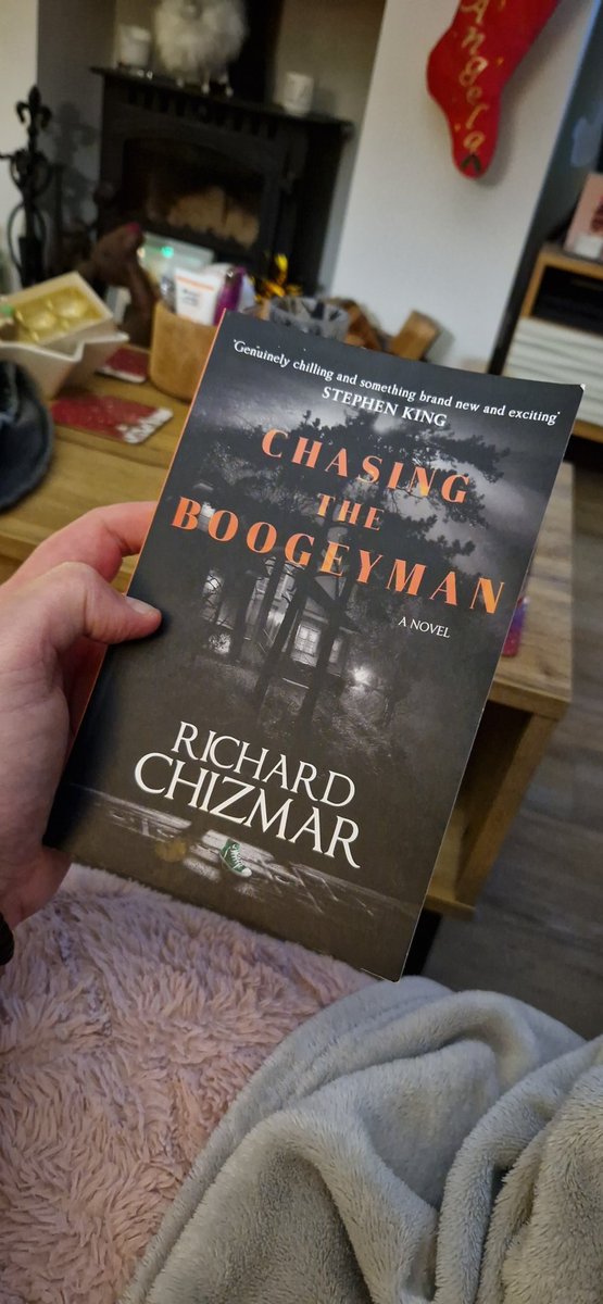 Richard Chizmar on X: GIVEAWAY TIME: I'll pick one lucky random winner  this Sunday night and send them a free signed Stephen King book. All you  have to do is Follow and