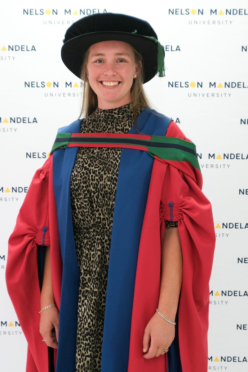 Meet @SeabirdLady Dr Zanri Strydom @WildEcoLabNMU most receint doctoral graduate. Very proud of her and her research outputs about Cape gannets.