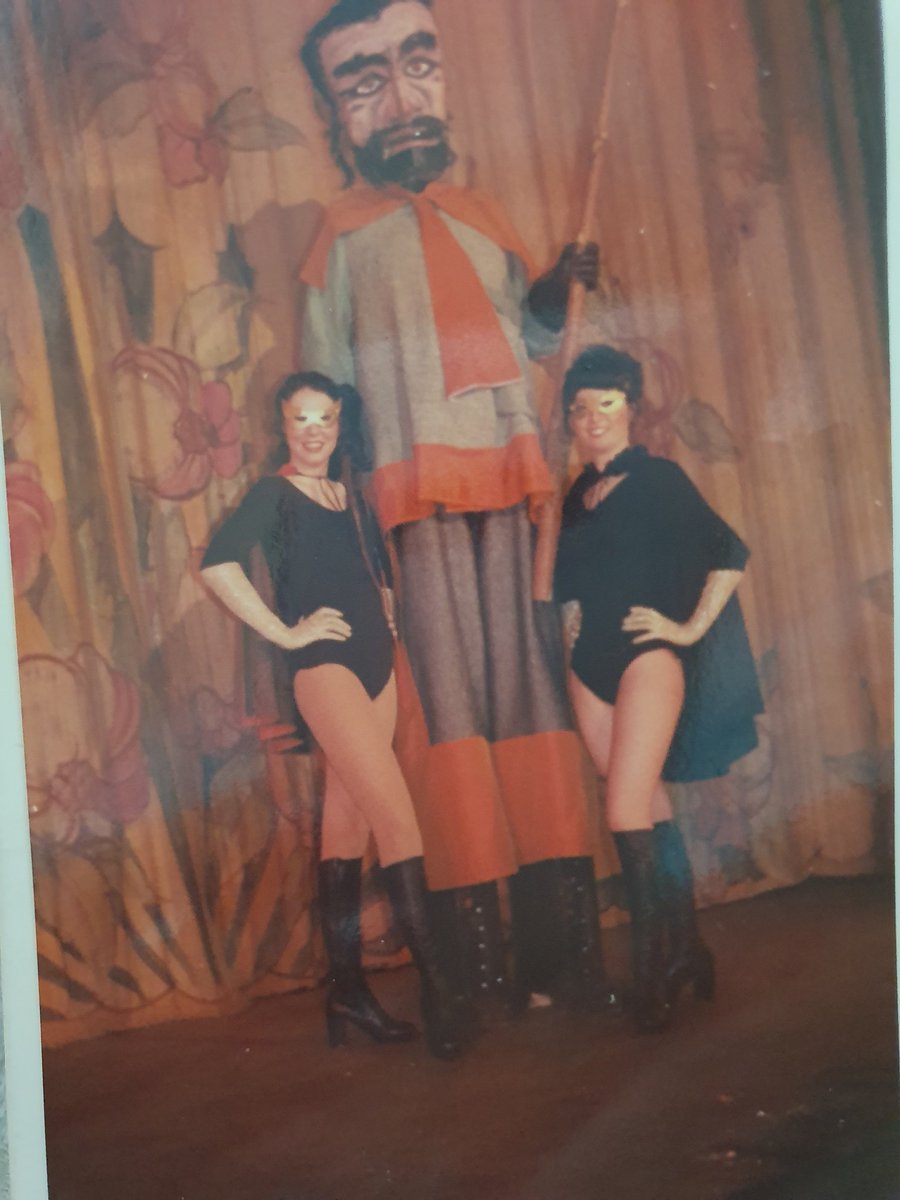 As it is #Pantoday Heres me on the left in Barnsley in 1973 in Jack & the Beanstalk.
Oh no it is'nt etc.🤣😳🙈