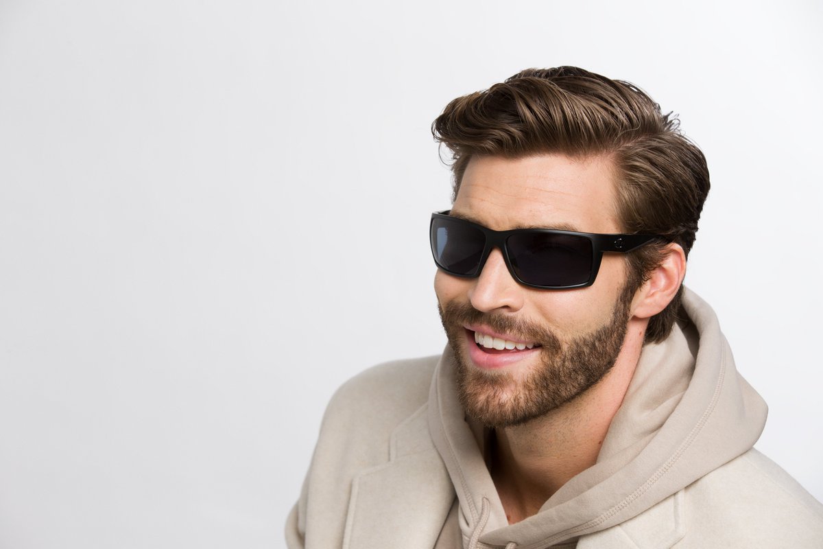 Protect your eyes on the ski slopes this season with a pair of Costa sunglasses!

framesdirect.com/costa-reefton-…