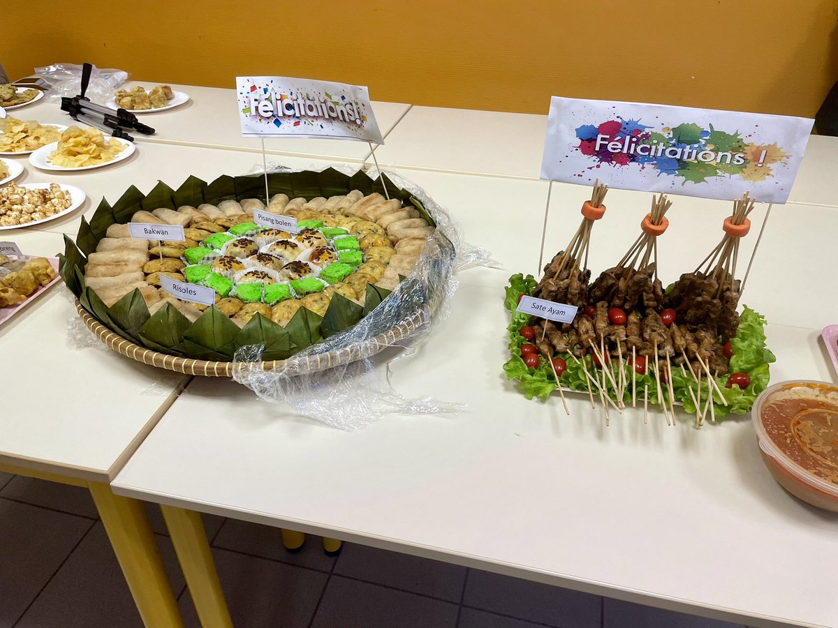 Today was a great day, the day of Endarman Saputra’s PhD defense about the cycling tour of Singkarak, an impactful innovation. Thanks to all members of the panel for their contribution. And thanks to Mrs Saputra for the delicious post-Phd buffet! #stapslyon1 @LaboLVIS