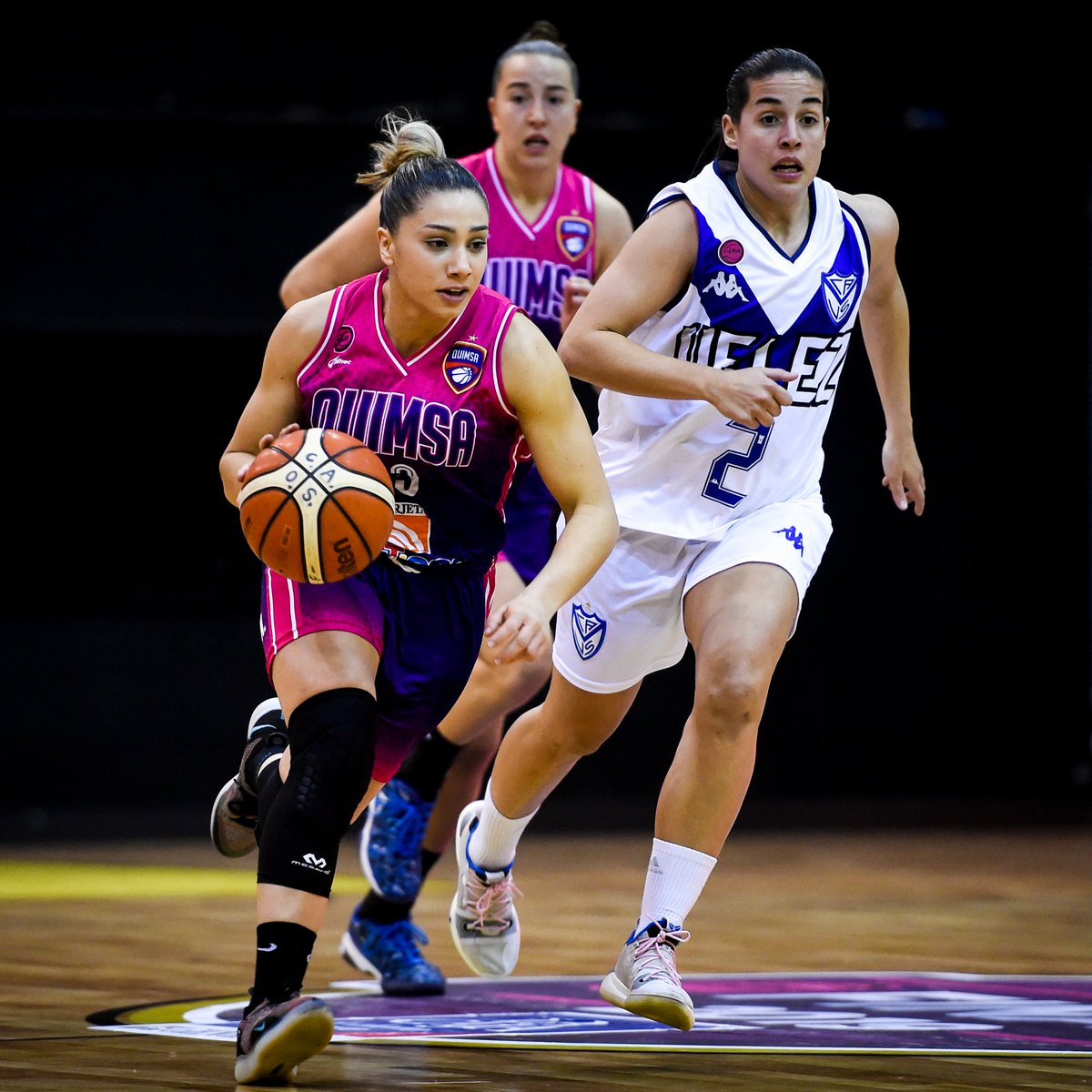 1⃣5⃣3⃣ jugadoras participaron de un Final Four. <a href="/agusjordis/">agus jourdheuil</a>, <a href="/CeeliaFiorotto/">Celia Fiorotto</a> y <a href="/Ludelabarba/">Luciana Delabarba</a> son las únicas con asistencia perfecta (6)