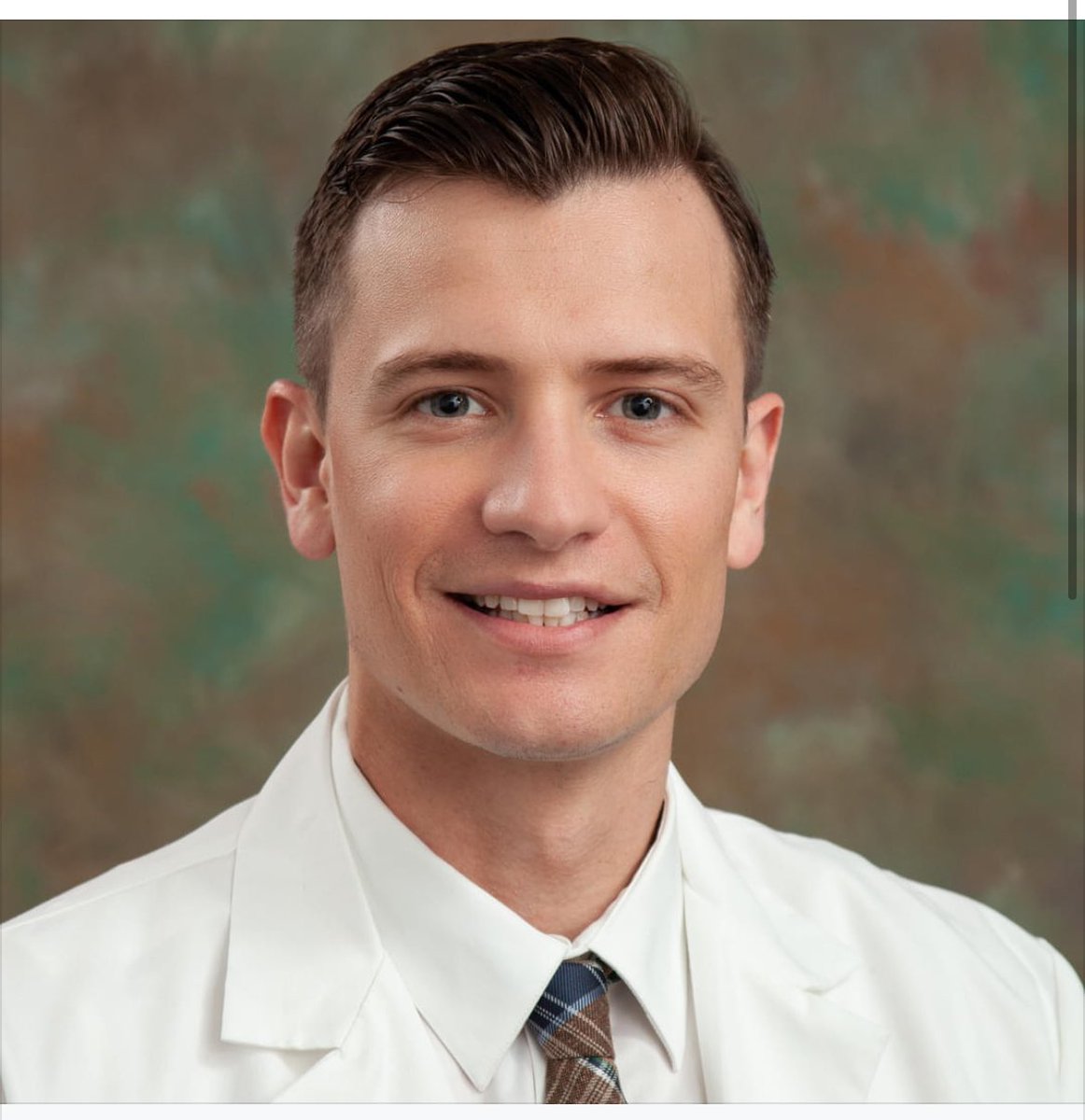 Murillo Adrados, M.D. is welcoming patients at our Westlake location for hip and knee orthopaedic care. Dr. Adrados provides expert care for your aging joints. He specializes in minimally invasive hip and knee replacements as well as complex and revision hip and knee construction