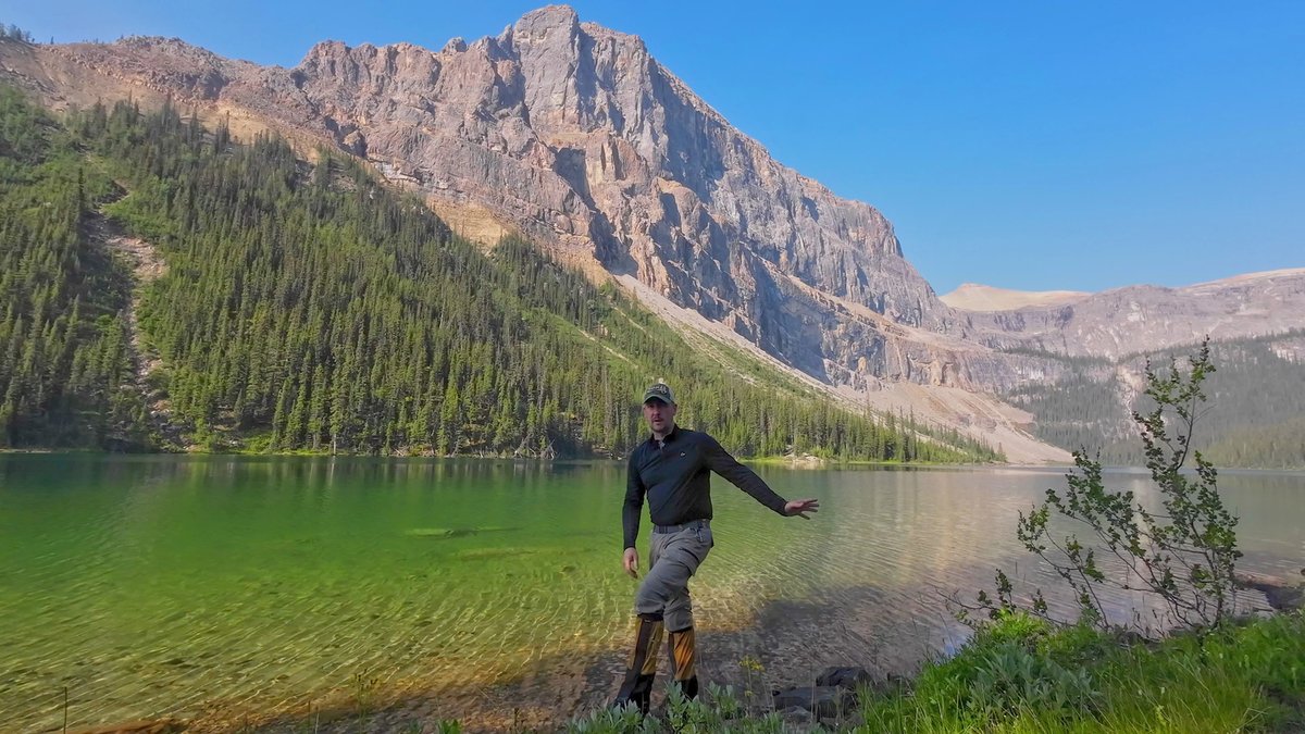 We found signs of life everywhere we put our camera during our Luellen Lake backpacking trip
#johnstoncreek #johnstoncanyon #larryscamp #luellenlake #campbanff #inkpots #banffcamping #hikealberta #backpackalberta #hikelakelouise #pulsatillapass #badgerpass #mysticpass