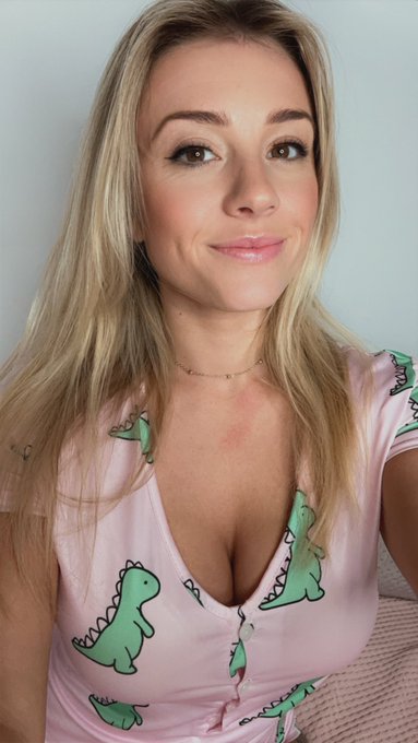 I&rsquo;m live come and chat 😘   https://t.co/r9DajeoYol https://t.co/FgK5d3CZlU<a href="/tag/amsterdam"class="tags"><span>#amsterdam</span></a>