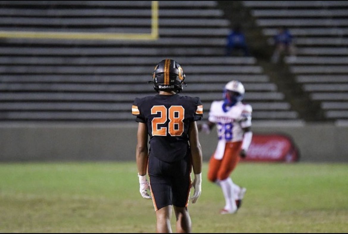 2025 DB Cayden Jones

6’0 175 lbs

Head Coach: <a href="/CoachFuller_CHS/">Hudson Fuller</a> 

Offer: Marshall 

<a href="/JeritRoser/">Jerit Roser</a> <a href="/RecruitLouisian/">Recruit Louisiana™️</a> <a href="/Sheadixon/">Shea Dixon</a>
<a href="/samspiegs/">Sam Spiegelman</a> <a href="/247recruiting/">247Sports Recruiting</a> 

hudl.com/v/2MpSbt