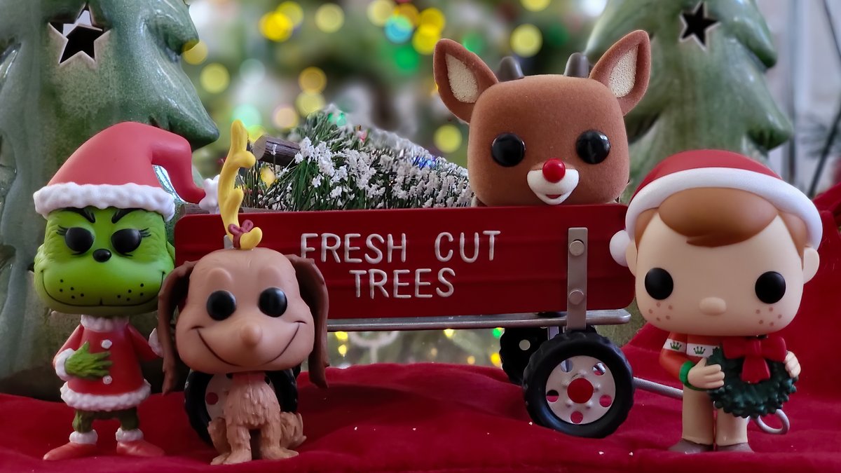 WeeJavaDude's tweet image. Day 15:  Get by with a little help from your friends.  

And Freddy definitely could use some help getting these trees home and looks like he has some friends to help. 

@dj3cbfor and @FunkoLeeM 

#FunaticsFunkoPhotoADayChallenge #FunkoPhoto  #FunkoPhotoADayChallenge