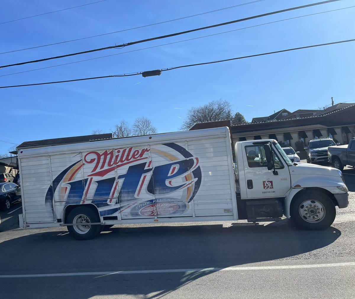 WVBWA1's tweet image. Your local WV beer distributors are working overtime to make sure your favorites are stocked for the holiday parties happening across West Virginia.

We raise a glass to those working in the beer industry ensuring we can get in the holiday spirit. Cheers!  #drinkresponsiblywv