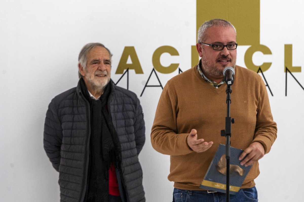 Baixo o título de “Eremitas”, o escultor ourensán Acisclo Manzano rende unha persoal homenaxe á Ribeira Sacra cunha exposición no @CCulturalOu Marcos Valcárcel da Deputación, que foi inaugurada esta tarde polo vicepresidente segundo do goberno provincial, @CesarRibadavia