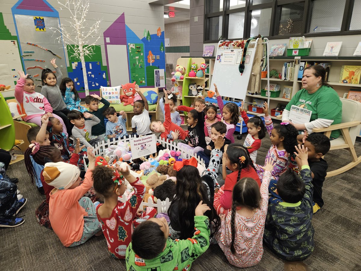 ♡ AnaLisa Rodriguez (@createteachtell) on Twitter photo They LOVED adopting a reading pet with our wonderful librarian <a href="/Kelleen_Todd/">Kelleen Todd</a> 🐻📚! Thank you Ms. Todd!! 💕 They LOVED adopting a reading pet with our wonderful librarian <a href="/Kelleen_Todd/">Kelleen Todd</a> 🐻📚! Thank you Ms. Todd!! 💕
