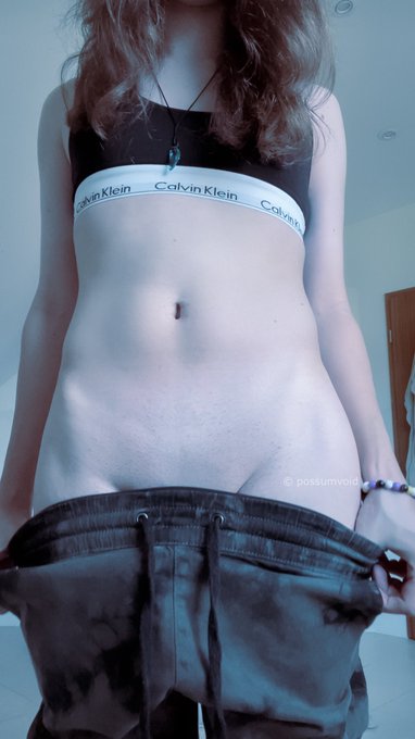 boy midriff;) https://t.co/QaFhds2zPf